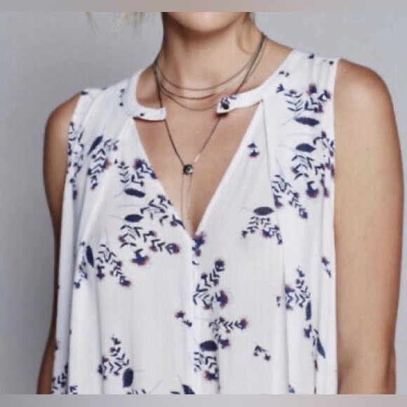 Free People Swing white Blue Floral Tunic Tank Size Small - Picture 3 of 9